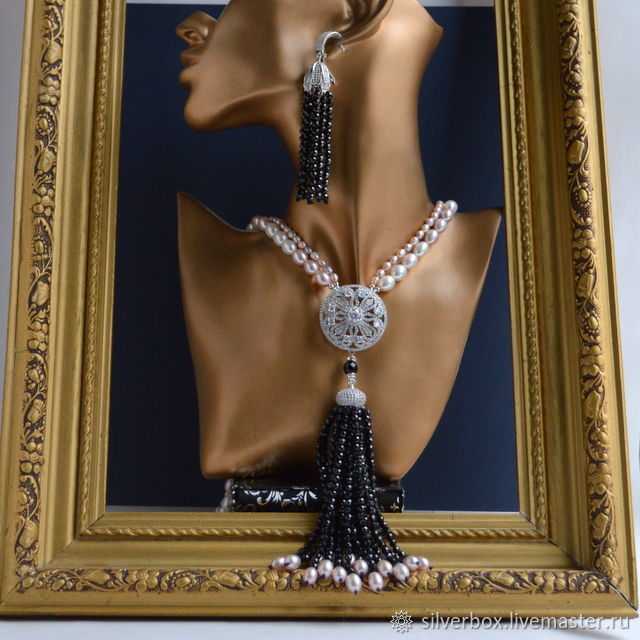 Necklace Sothoar pearls and black spinel LADY Авторская работа
Buy a sotuar with black spinel sauce
Buy a pearl necklace tassel
