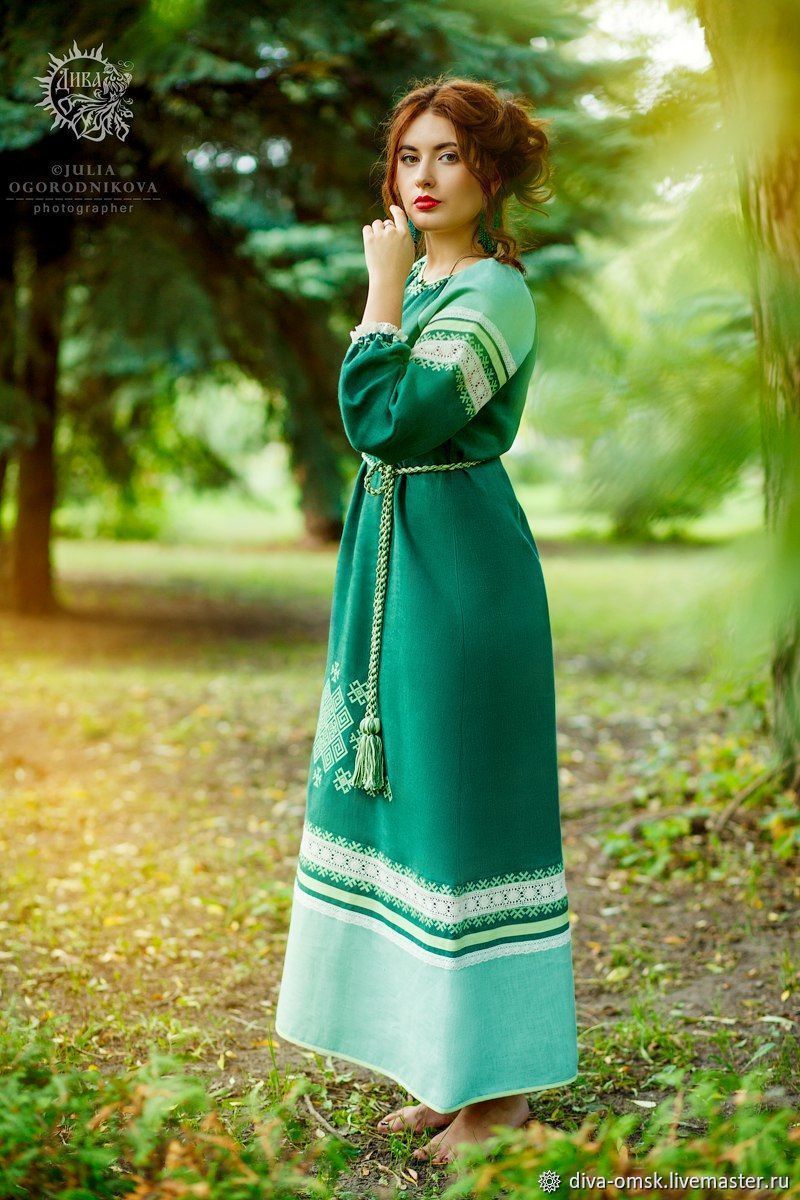 Russian dresses. Славянское платье зеленое. Зеленое платье в русском стиле. Этнические зеленые платья. Зеленое платье в народном стиле.