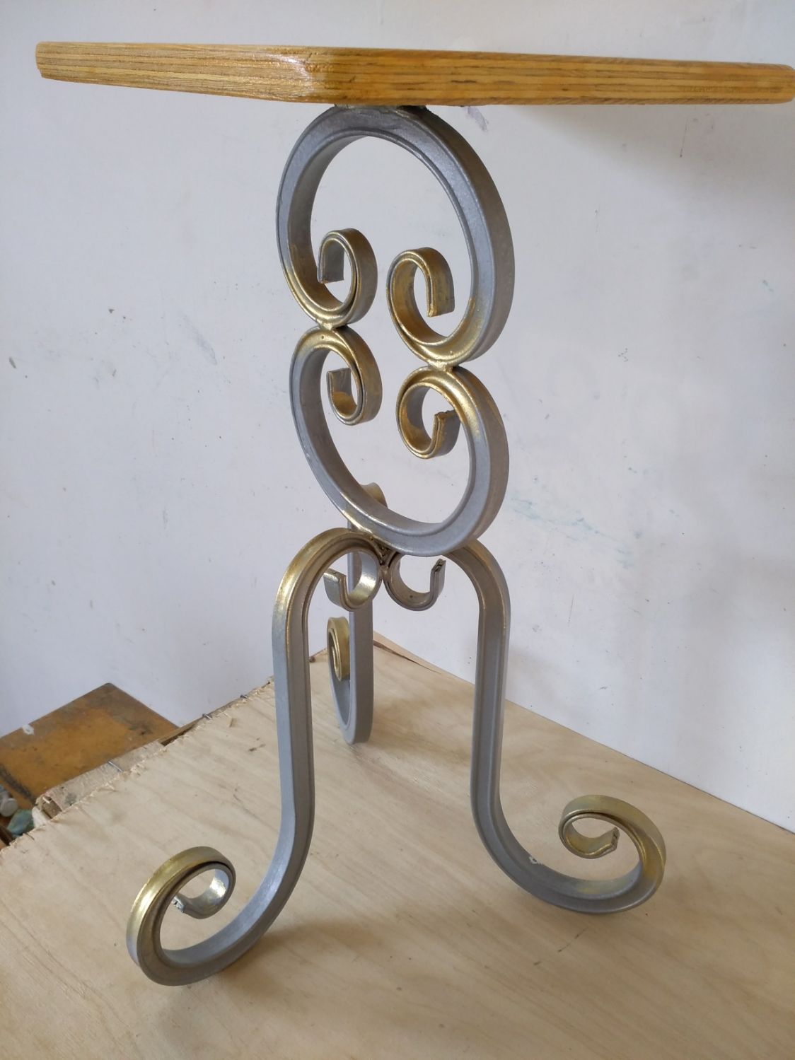 Подставка для цветов кованая купить в интернет-магазине Ярмарка ...