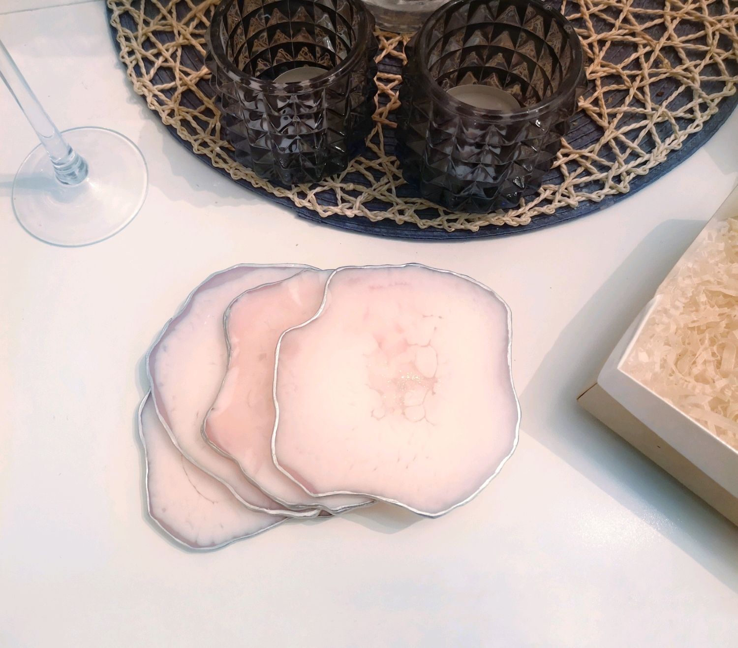 Костеры из эпоксидной смолы. Подносы из эпоксидной смолы с сухоцветами. Плитка из эпоксидной смолы. Подставки из эпоксидной смолы. Можно ли ставить горячее на эпоксидную.