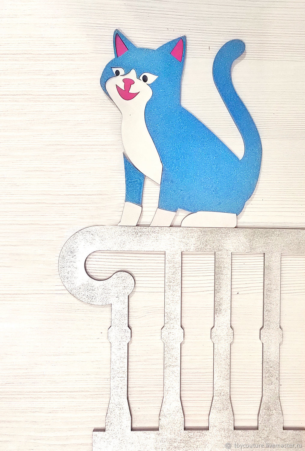 Кошка на шкафу рисунок