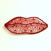 Украшения handmade. Livemaster - original item Pendant "lips" in the wire wrap style with beads. Handmade.