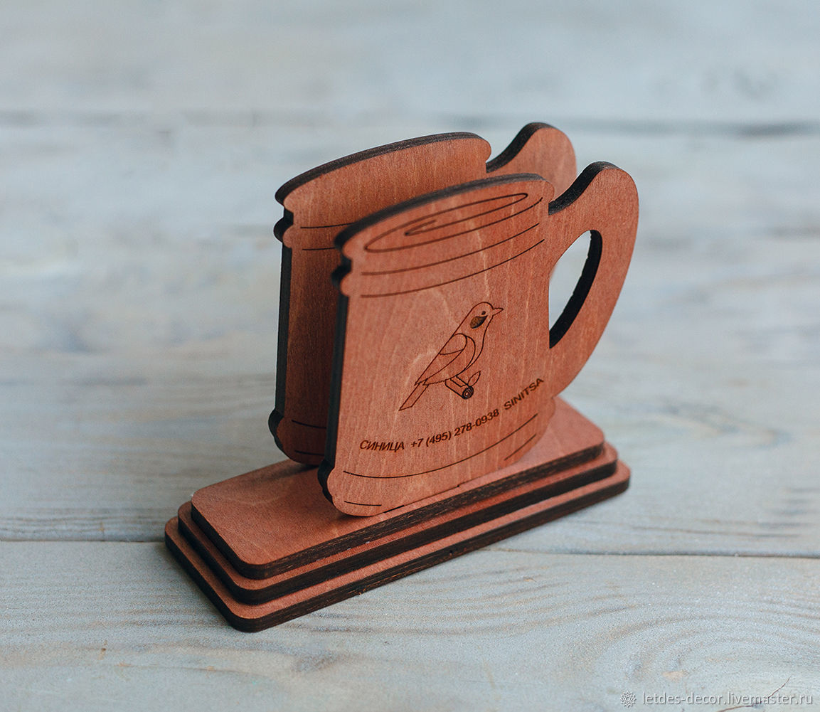 деревянная подставка для визиток. подставка для телефона телевизор. подставка под телефон салфетница в виде телевизора. необычные подставки для телефона. держатель для салфеток из металла.