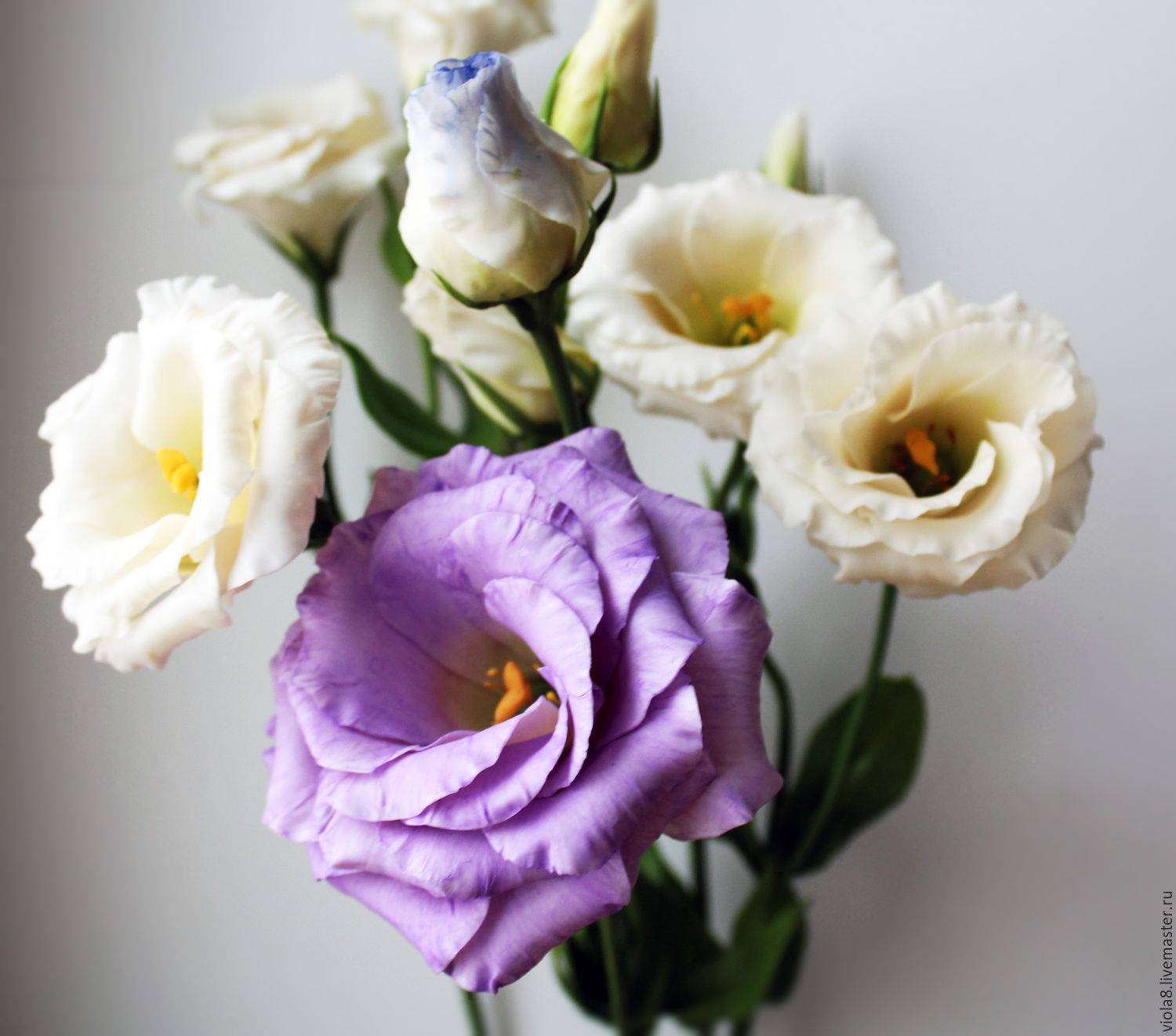 Eustoma.Lisianthus.Bouquet of white and lilac eustoma.Polymer clay. в ...