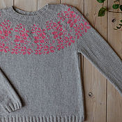Вязаный свитер 34 ягоды, ручной вязки
