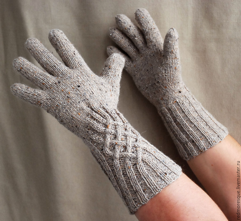 Песчаный берег торжественно вручить вязаные перчатки. Перчатки вязаные. Перчатка вязаная. Вязание спицами перчатки женские. Перчатки связанные спицами.