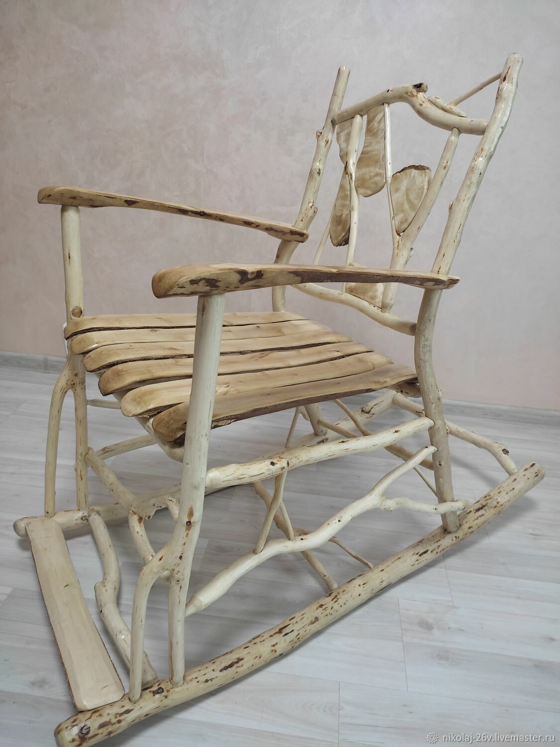 Деревянное кресло Tribu Kos