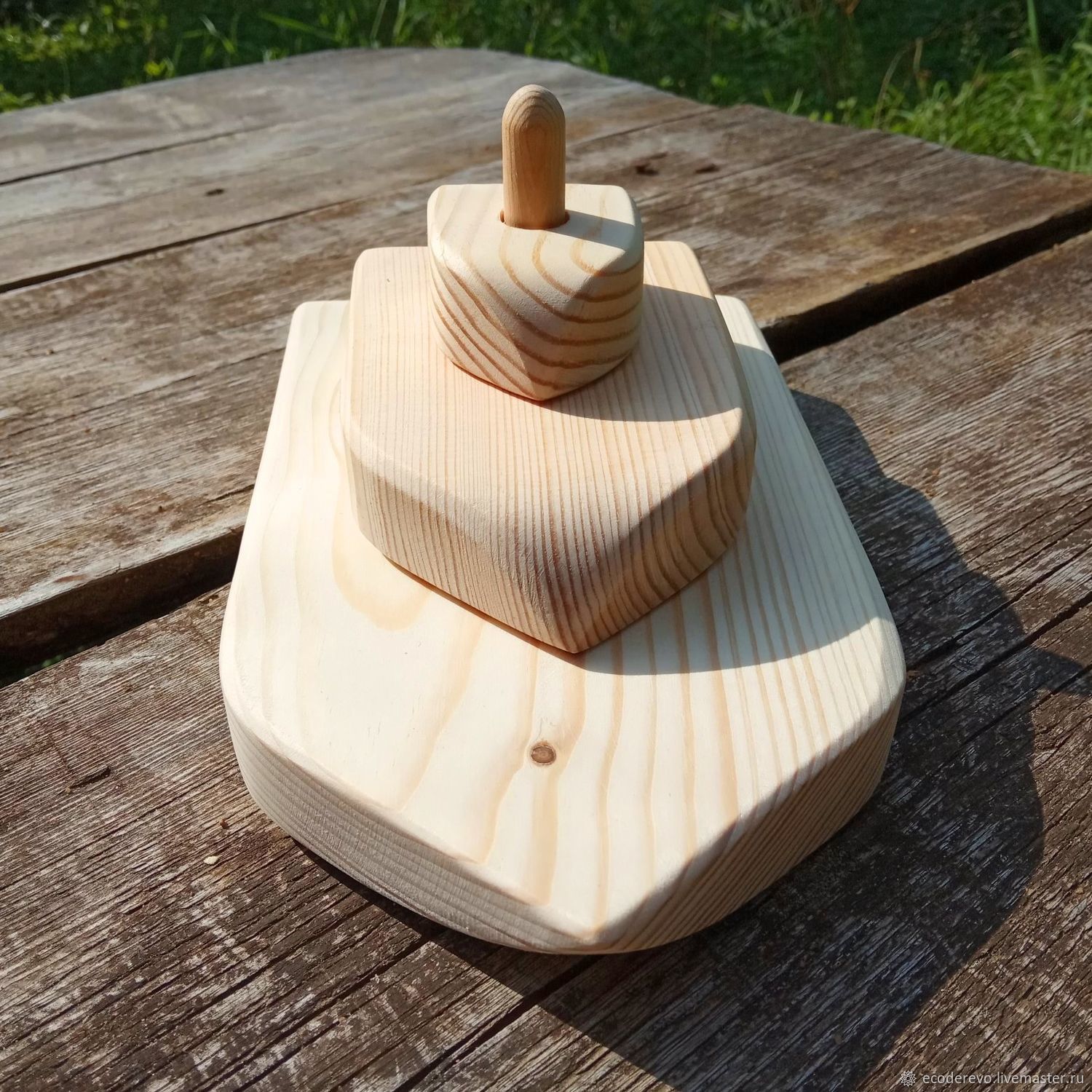 Сделать своими руками из дерева простые. Деревянный кораблик. Кораблик из дерева. Модель кораблика из дерева. Простые изделия из дерева.