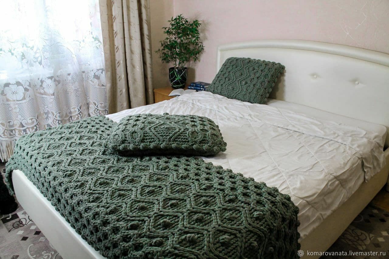 Как расставить подушки на кровати, чтобы это было красиво?