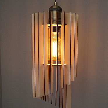 Triangle wooden lamp трегуольный светильник из дерева