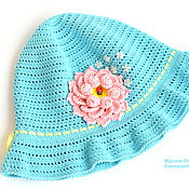 Knitted panama hat with flowers