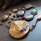 Necklace: Zircons in agates