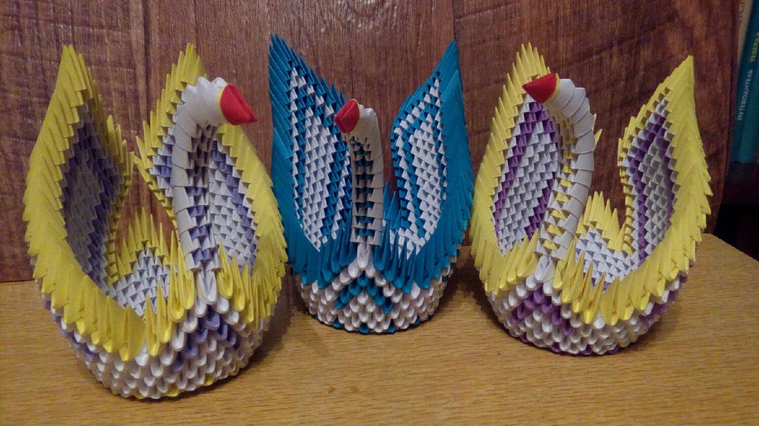 Lori Модульное оригами Лебедь