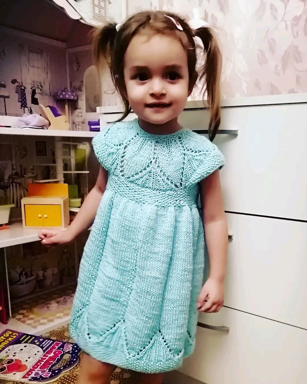 Вязаные детские платья