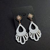 Украшения handmade. Livemaster - original item White earrings with mother-of-pearl pendants.. Handmade.
