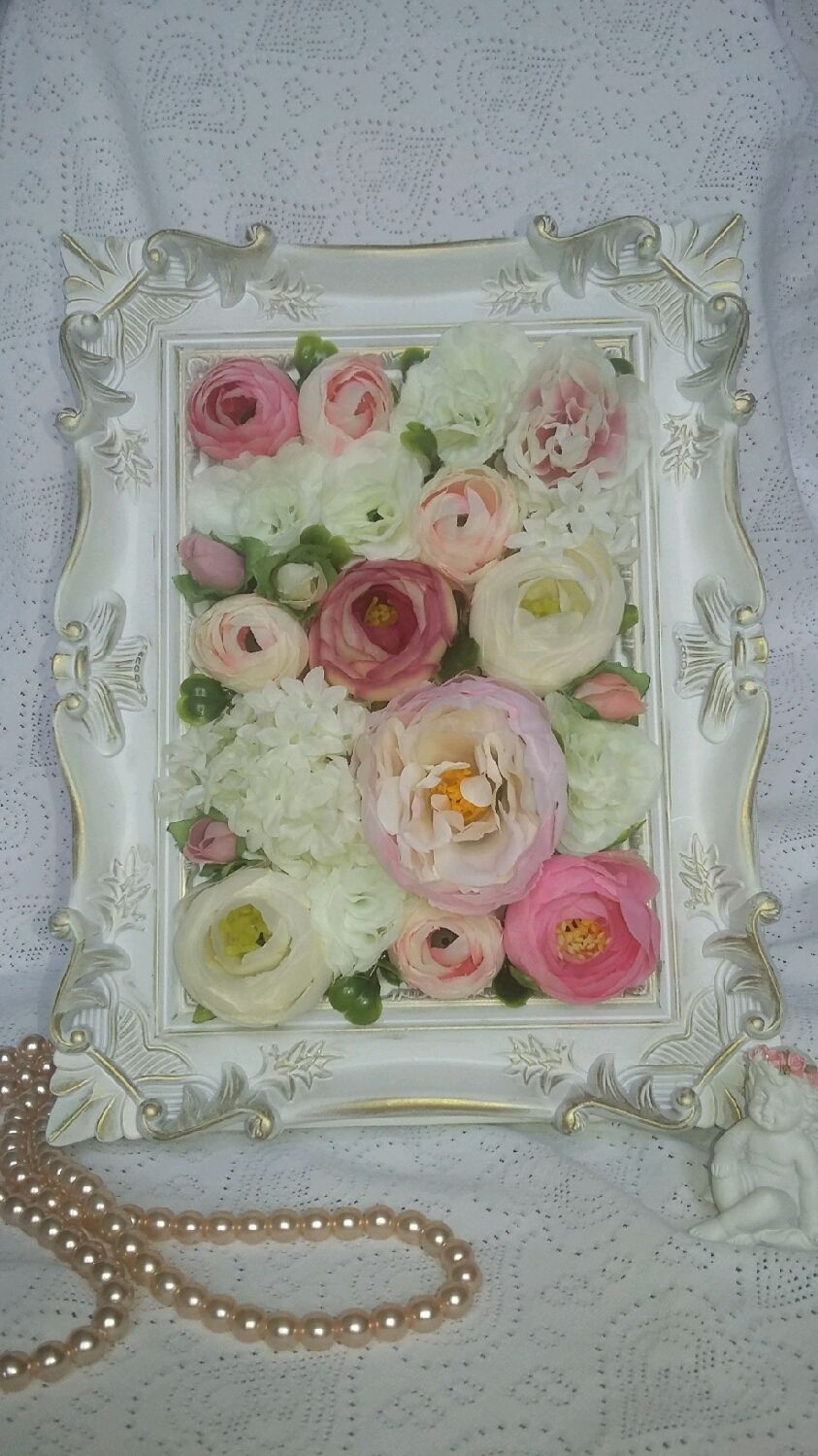 Декорированная фоторамка - серебристого цвета с фуксии розовыми цветами