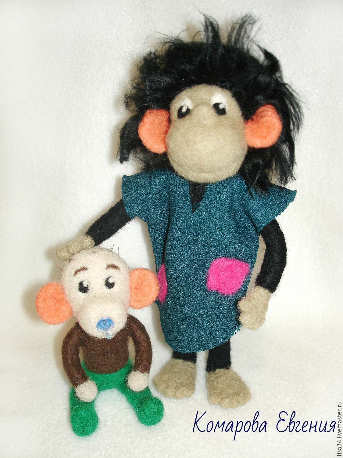 Она это игрушка мама. Мама и обезьянки игрушки. Мягкая игрушка "обезьянка". Мягкая игрушка мама обезьянка и детки. Мама обезьяна игрушка.