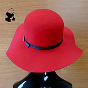 Аксессуары handmade. Livemaster - original item Stylish wide-brimmed hat of felt with a soft brim. Red.. Handmade.