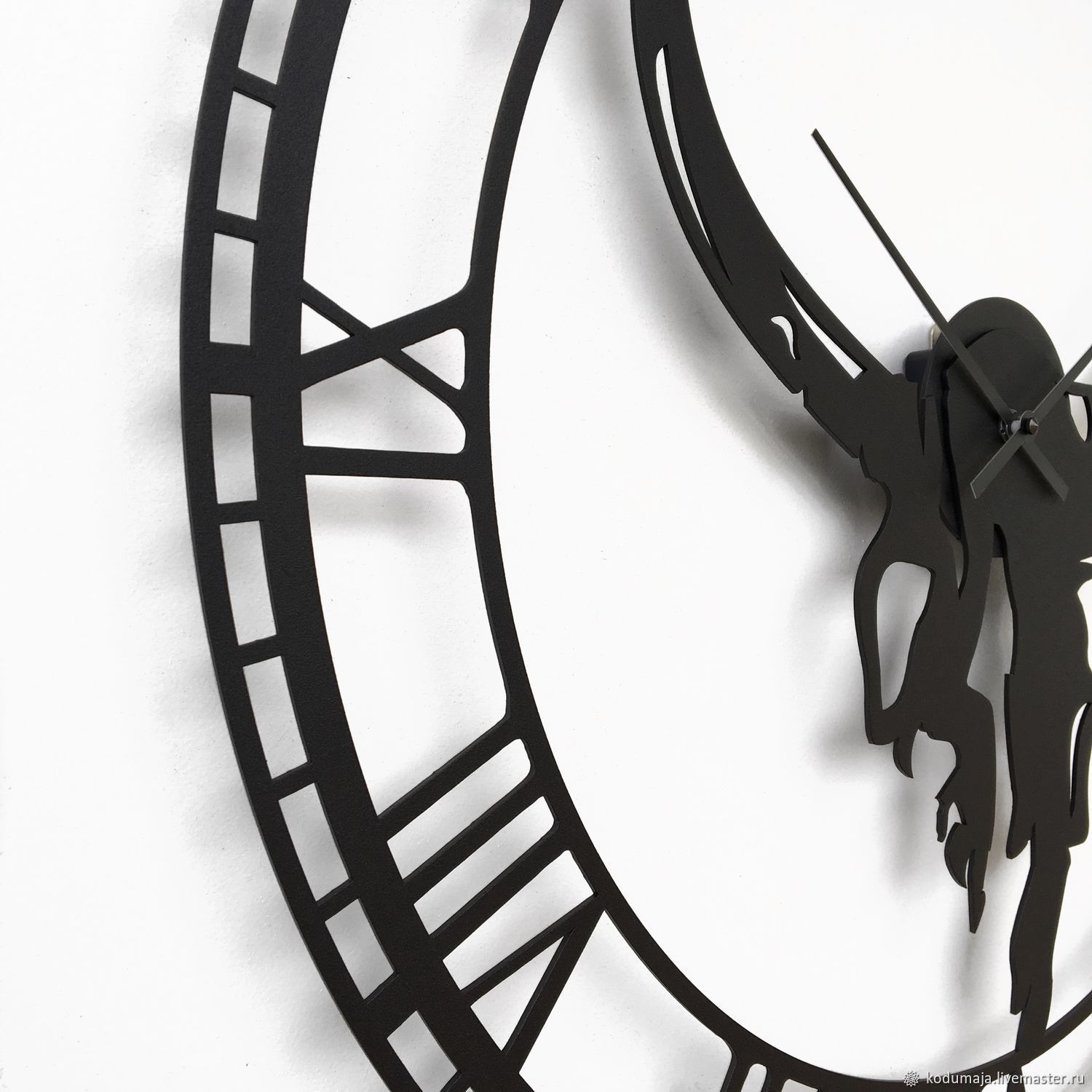 Часы настенные 60 см. Часы настенные из металла. Часы настенные большие черные. Часы настенные (черные). Металлические часы на стену.