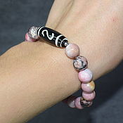 Украшения handmade. Livemaster - original item Bracelet made of natural stone rhodonite with a pearl ji money hook. Handmade.