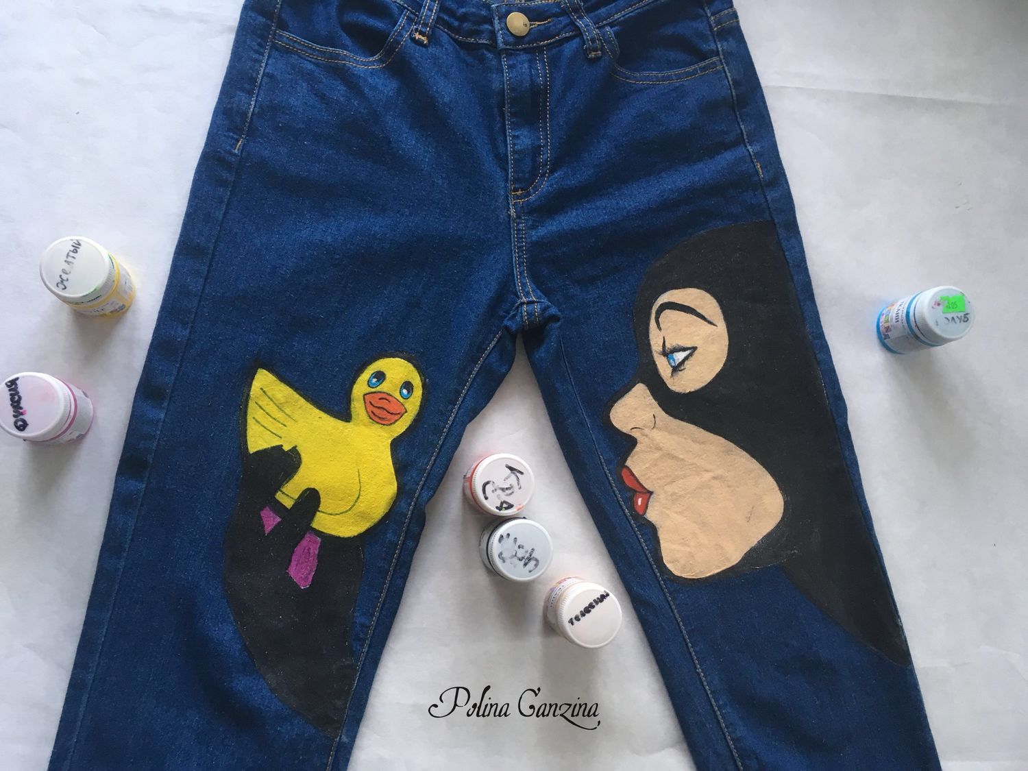 Утенок в джинсах