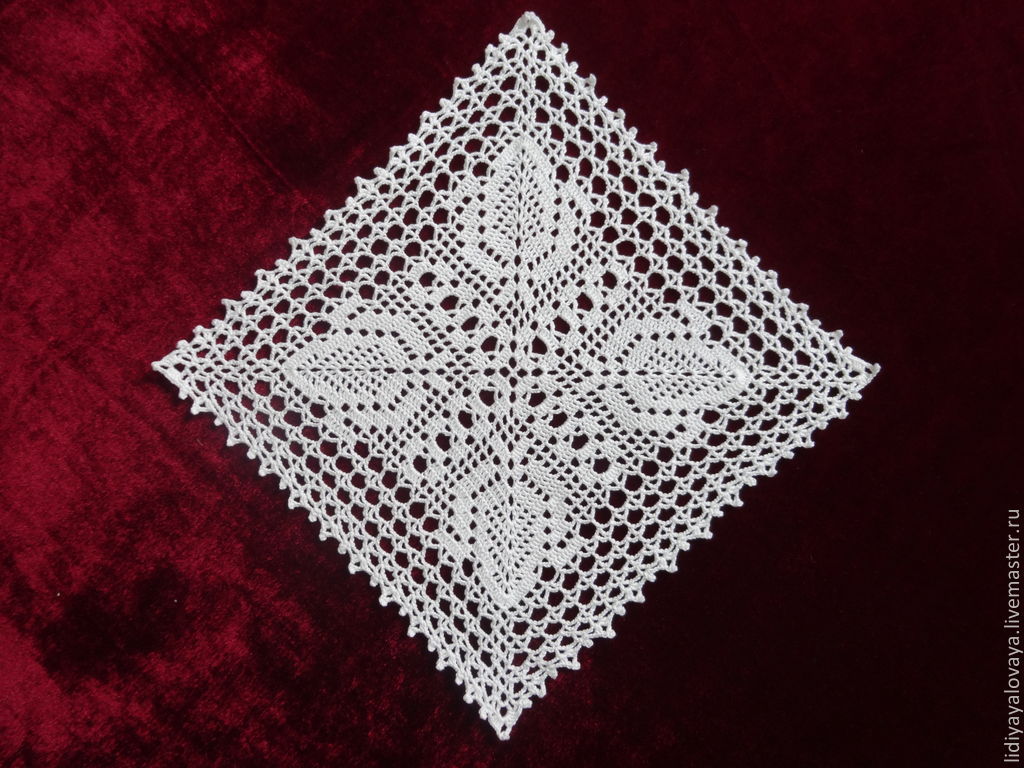 Квадратные салфетки. Салфетки Octagon Crown Doily.. Вязаная салфетка квадратная. Квадратная салфетка крючком. Квадратные ажурные салфетки.