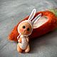 Игрушка кролик в морковке. Интерьерная кукла. Elentika. Интернет-магазин Ярмарка Мастеров.  Фото №2