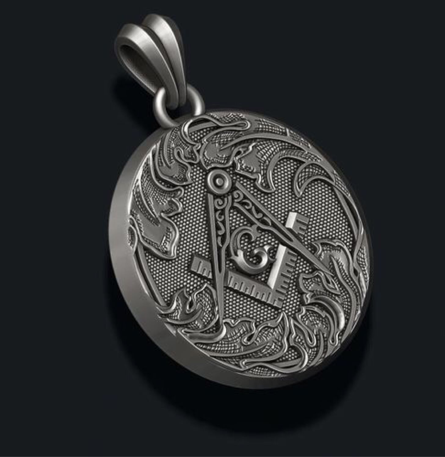 Медальон описание. IHS кулон серебро. Масонский кулон. Крупный серебряный кулон. Кулон медальон серебро.