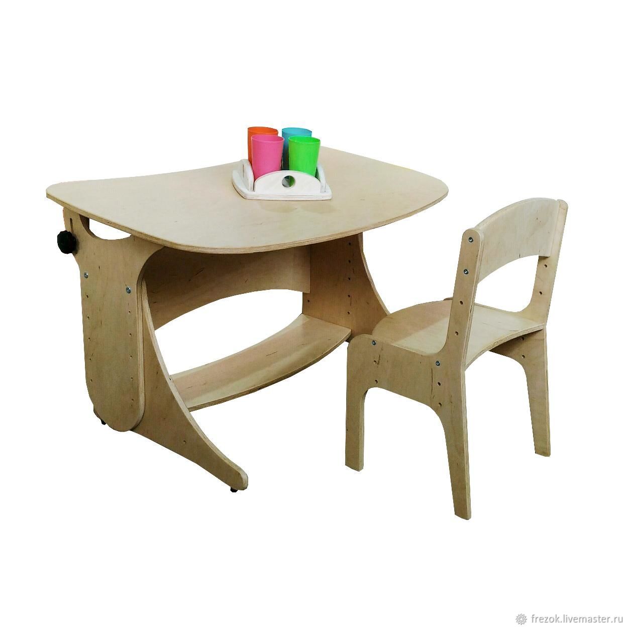 буслик столик и стульчик