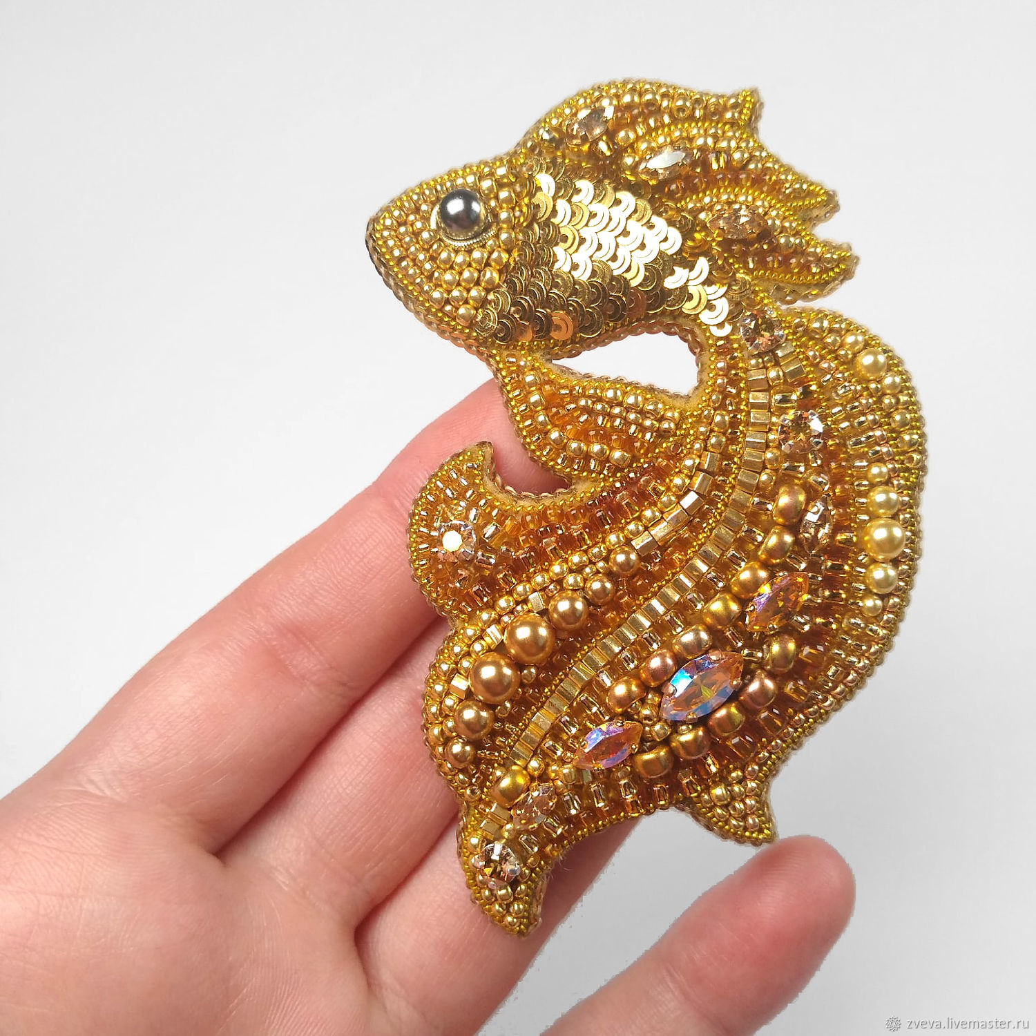 Золотая рыбка из бисера картинки