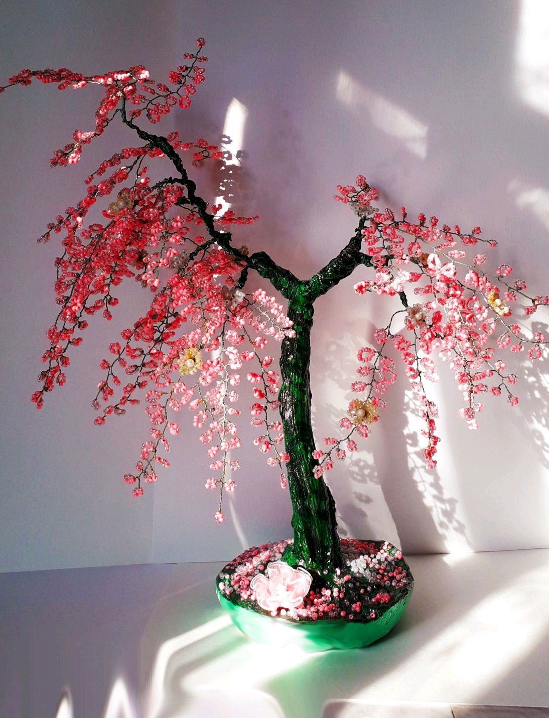 Cherry blossom купить. Сакура мини дерево. Весеннее дерево из бисера. Цветущие деревья из бисера. Дерево из бисера Сакура.