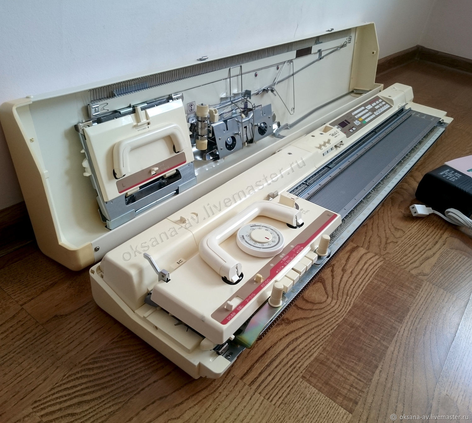 Brother Electroknit KH-930 programmable semi-automatic knitting machine