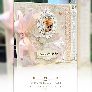 Нежная розовая открытка с салфеткой и розами