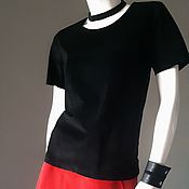 T-shirt made of genuine leather