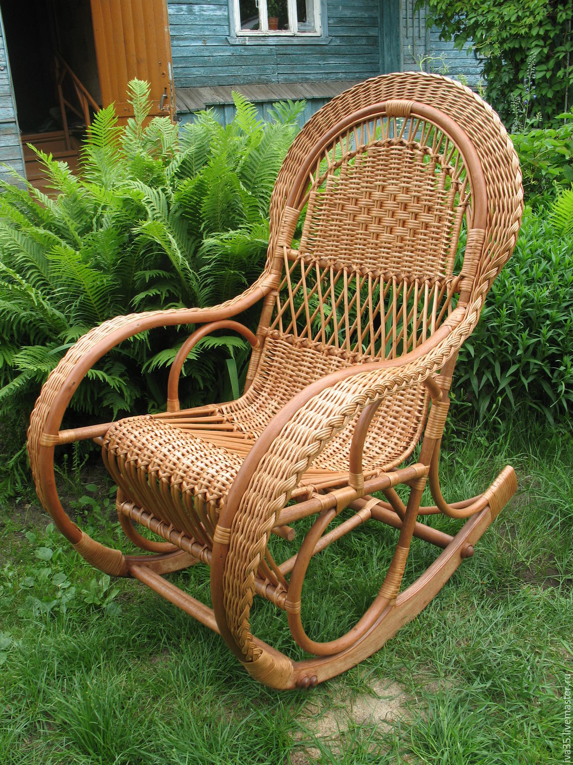 плетение кресла из ротанга