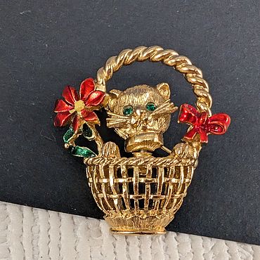 Винтаж: Gold Crown. Винтажная брошь тремблер котик в корзинке. . Винтаж ручной работы - Ярмарка Мастеров Винтаж ручной работы. Ярмарка Мастеров - ручная работа Винтаж: Gold Crown. Винтажная брошь тремблер котик в корзинке. Handmade.