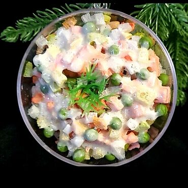 Сувениры и подарки ручной работы. Ярмарка Мастеров - ручная работа Елочная игрушка "Оливье". Handmade.