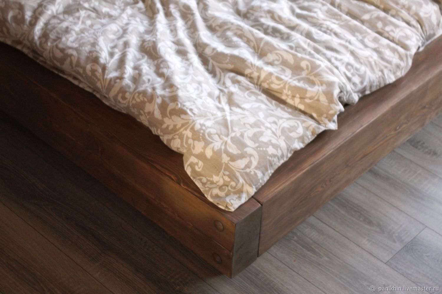 Кровать из лиственницы Панихин
