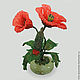 Poppies bead in a vase of onyx
