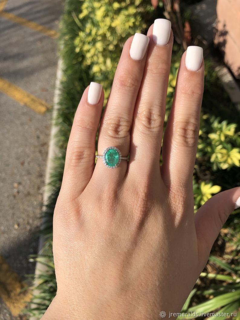 Natural Emerald and discount Diamond Ring