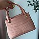 Сумка из персиково-розовой кожи крокодила. Классическая сумка. Chic bags. Интернет-магазин Ярмарка Мастеров.  Фото №2