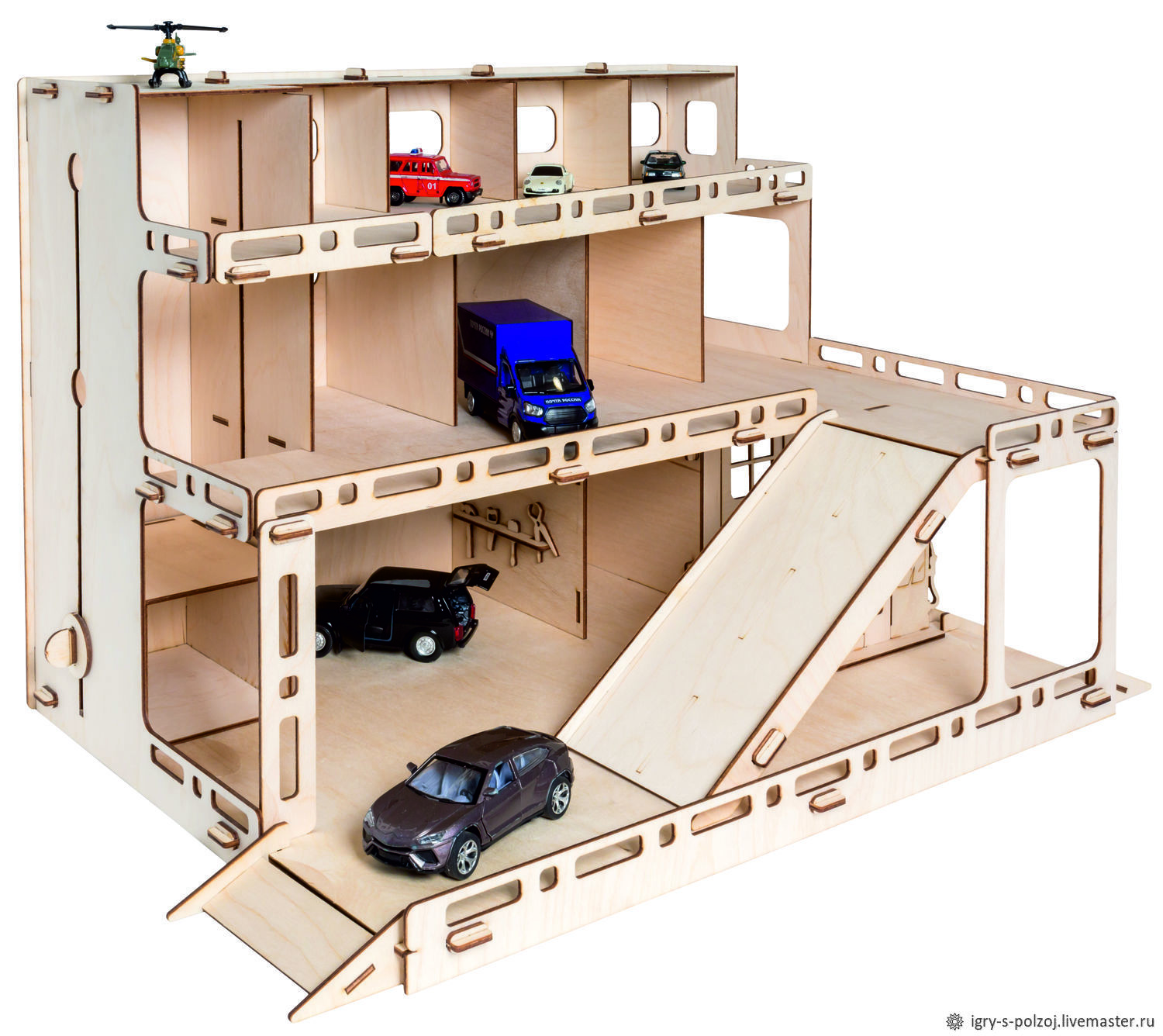 Деревянные парковки и гаражи для машинок