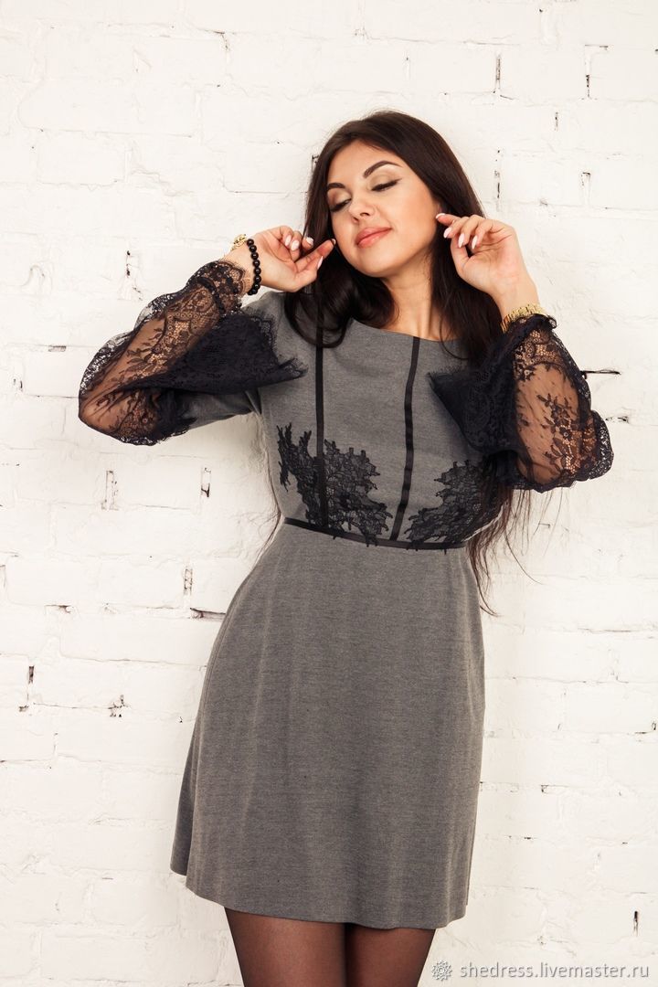 Черное вязаное платье с кружевом | Premium Outlet