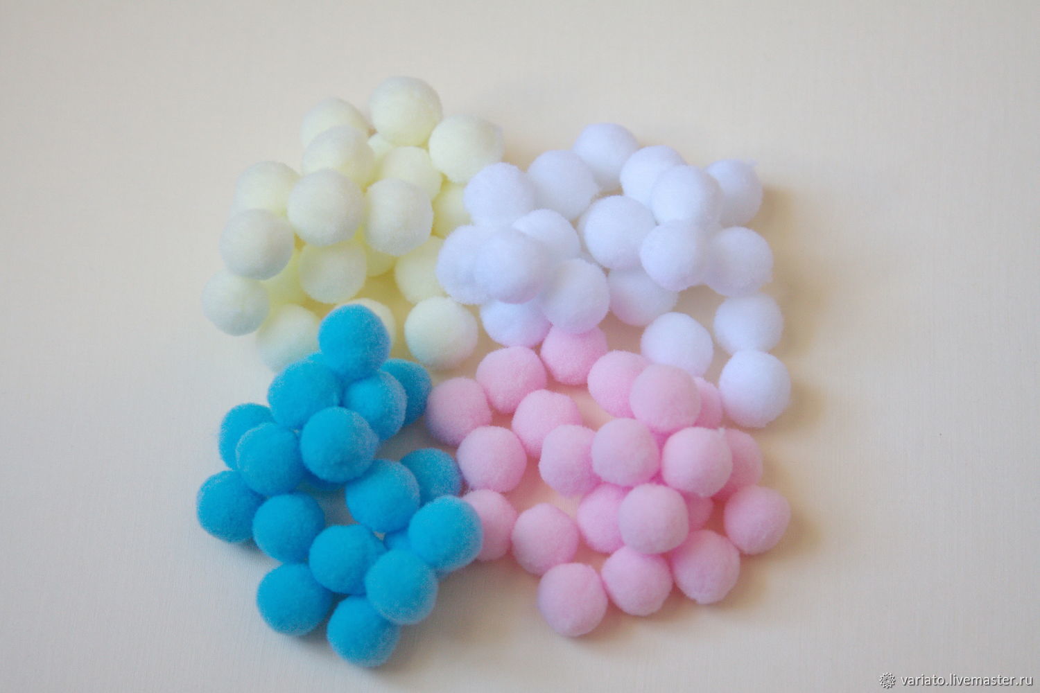Помпоны мини плюшевые 15 мм купить в интернет-магазине Ярмарка Мастеров ...