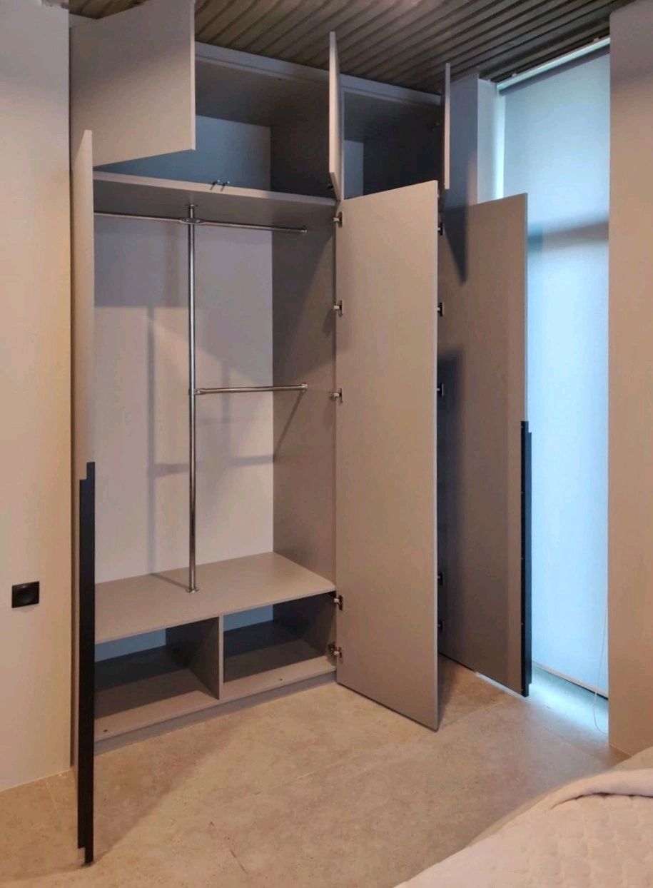 Шкаф в прихожую на заказ в интернет-магазине Ярмарка Мастеров по цене ...