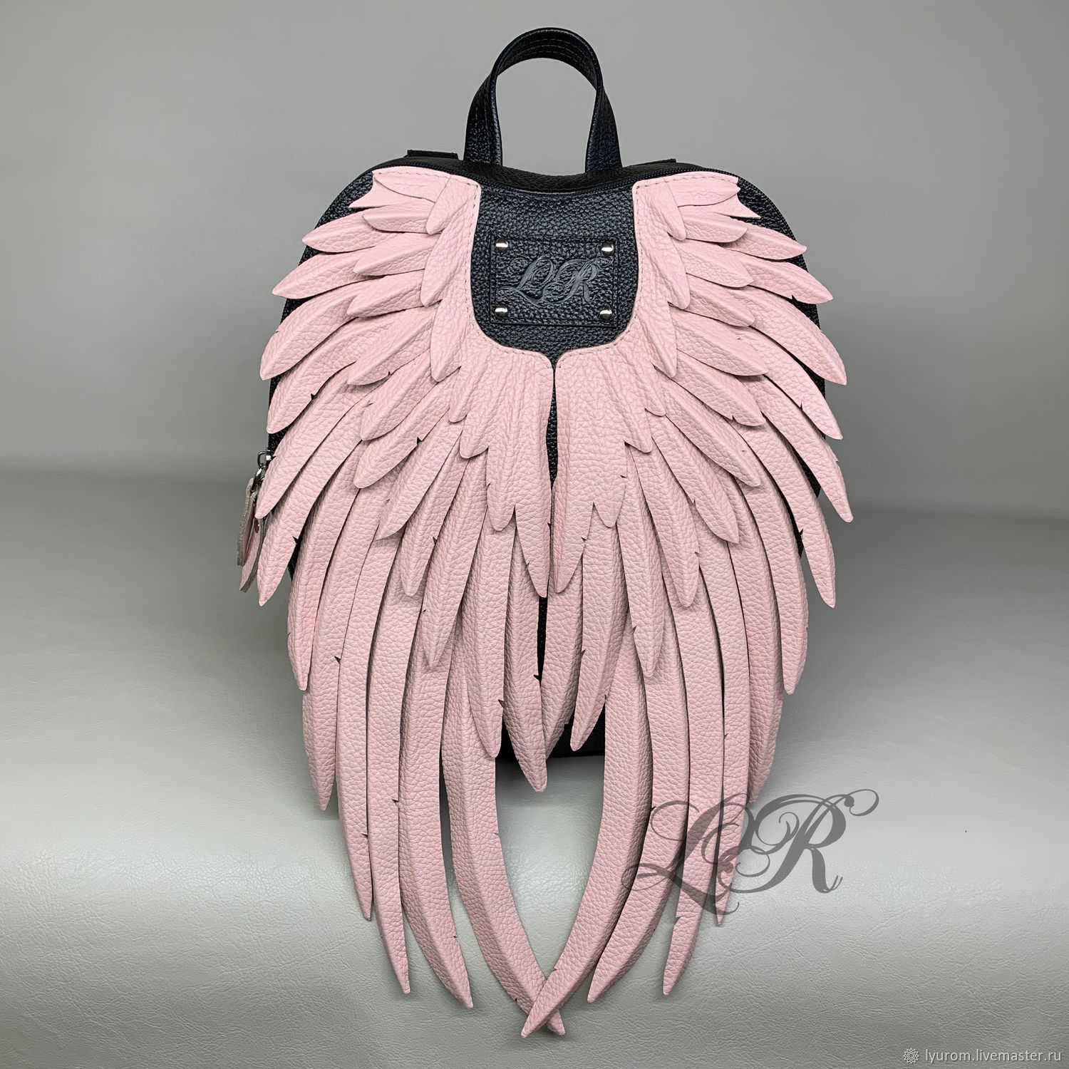 Рюкзак с крыльями