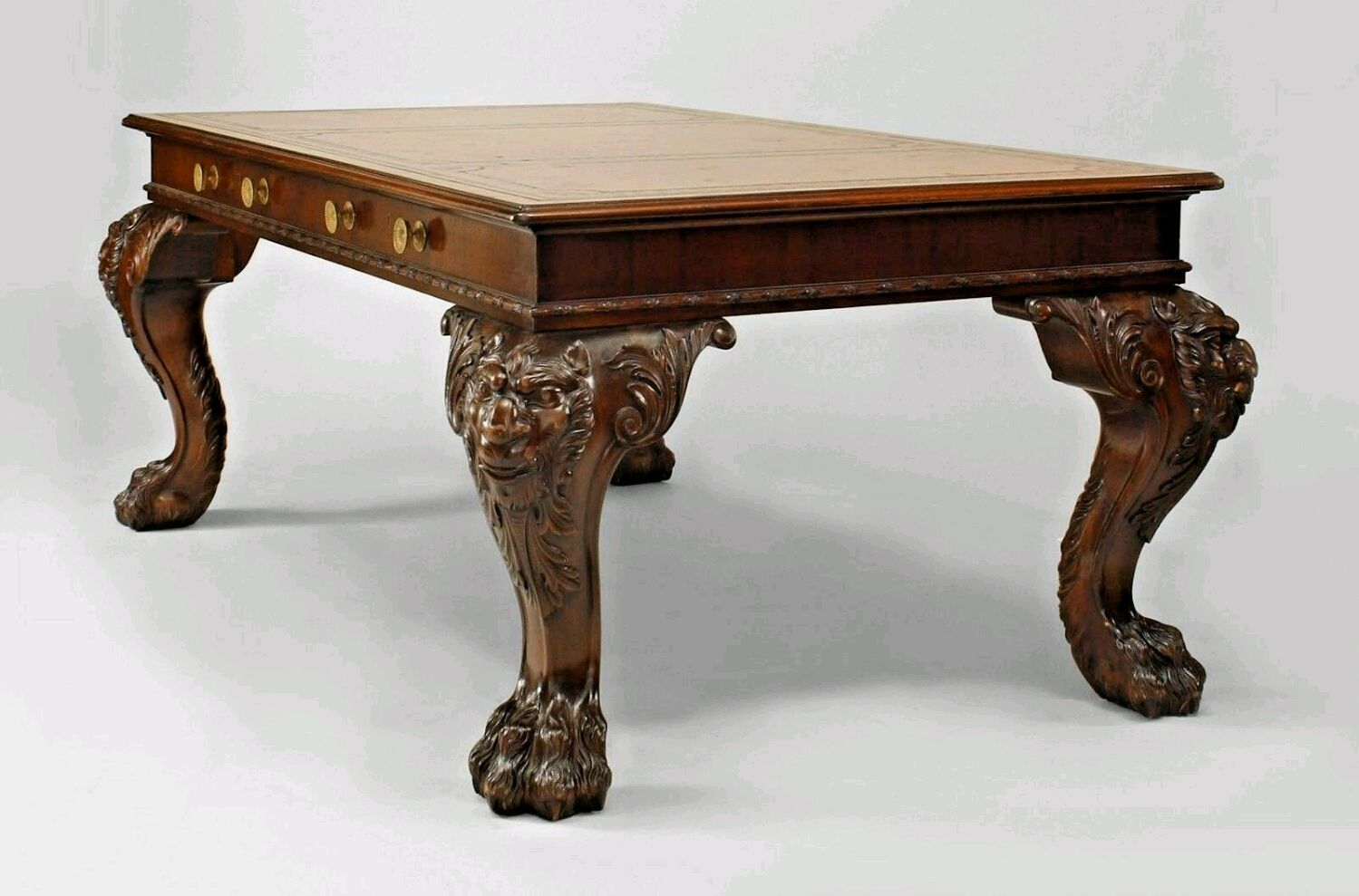 Антикварный столик из красного дерева на двух ножках