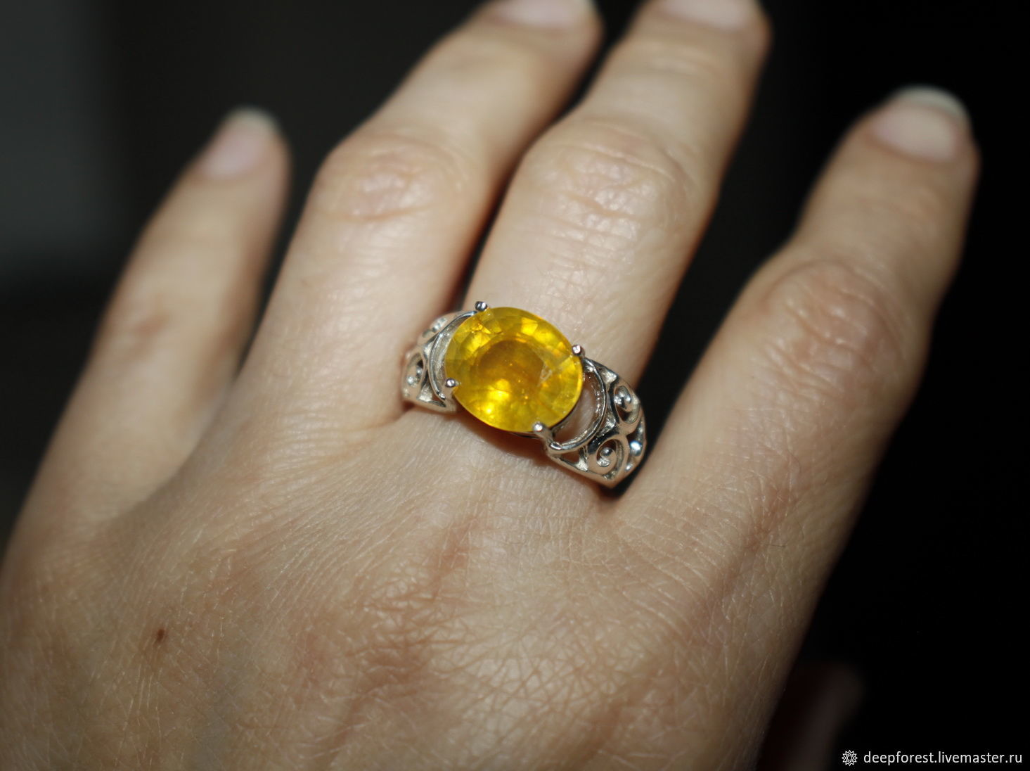 Желтый сапфир кольцо