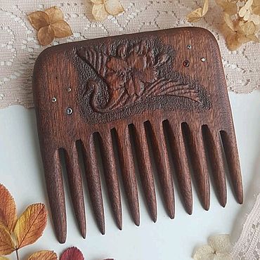 Гребень Журавль с цветком деревянный резной, орех, птица. . Сувениры и подарки ручной работы - Ярмарка Мастеров Сувениры и подарки ручной работы. Ярмарка Мастеров - ручная работа Гребень Журавль с цветком деревянный резной, орех, птица. Handmade.