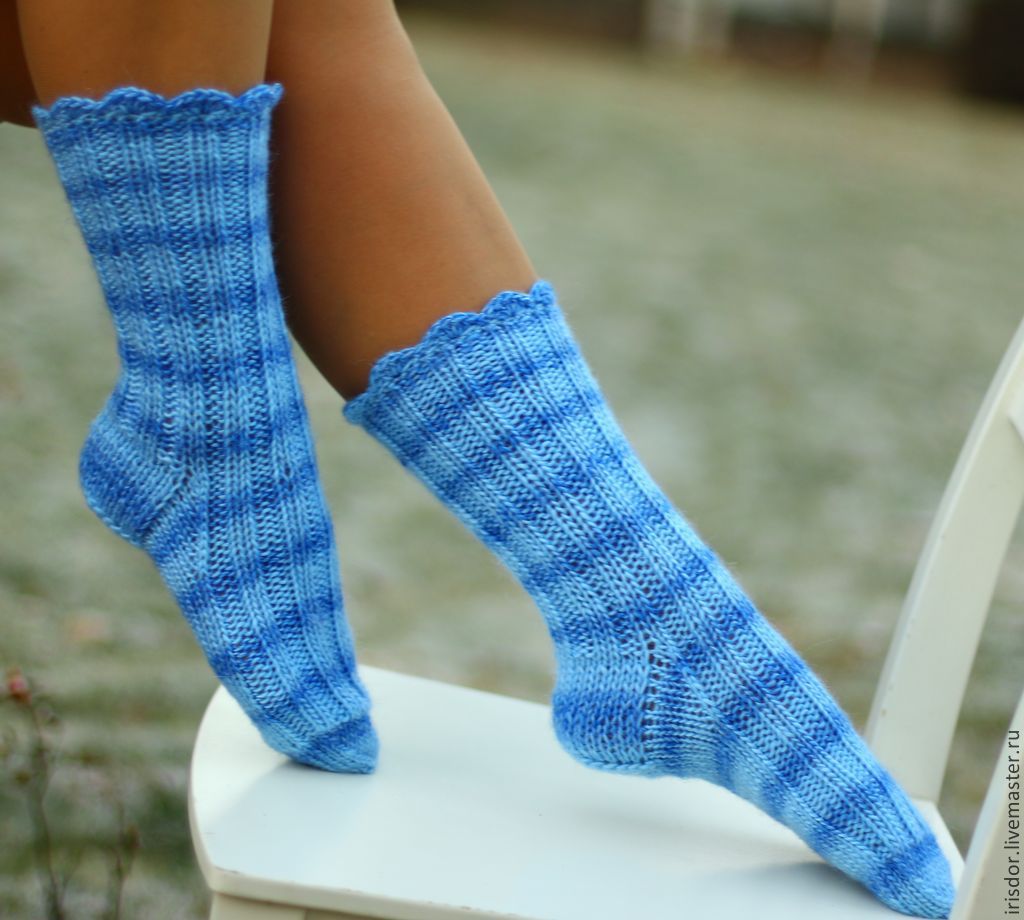 Модели носок спицами. Вязаные носки. Оригинальные вязаные носки. Вязаные носки женские. Оригинальные носки спицами.